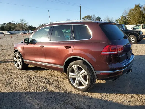 WVGGF7BPXHD005867 2017 VOLKSWAGEN TOUAREG - Image 2