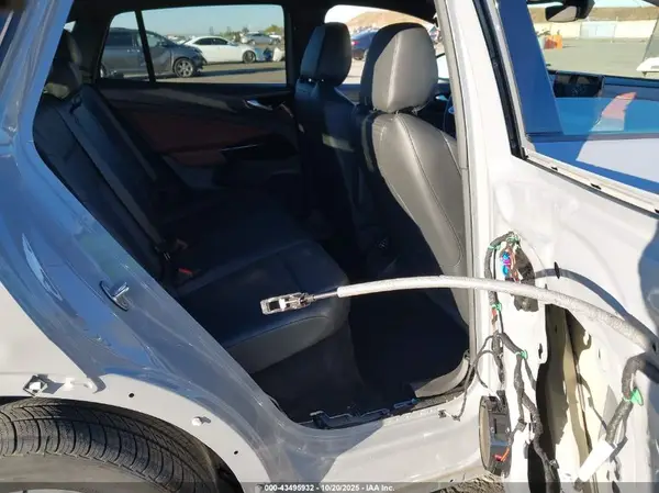 WVGGNPE29NP037545 2022 VOLKSWAGEN ID.4 - Image 8