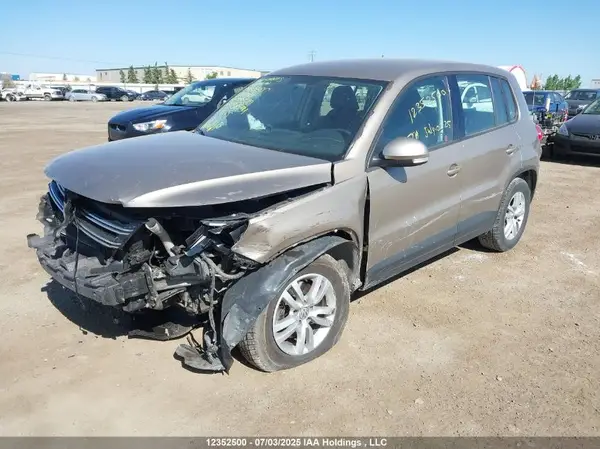 WVGHV7AX4GW073920 2016 VOLKSWAGEN TIGUAN - Image 2