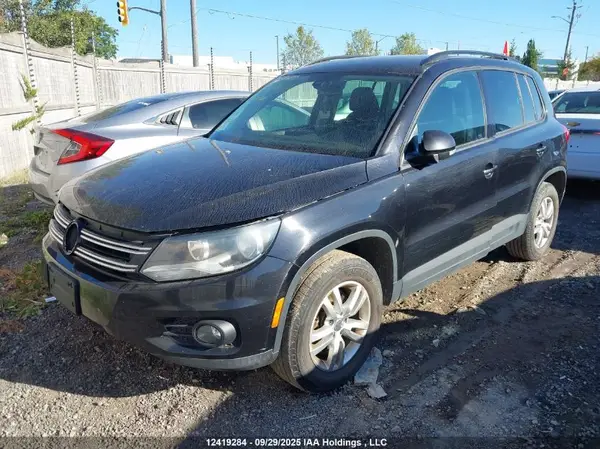 WVGHV7AX9GW584720 2016 VOLKSWAGEN TIGUAN - Image 2