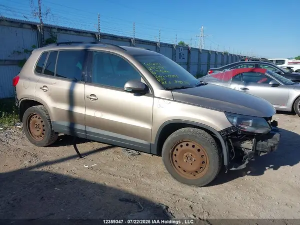 WVGJV7AX2GW093195 2016 VOLKSWAGEN TIGUAN - Image 1