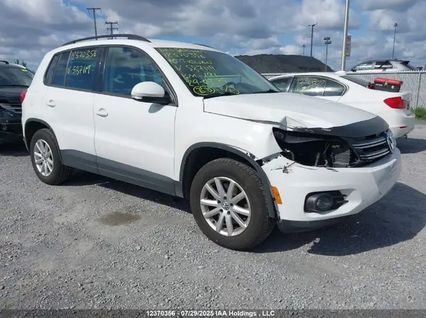 WVGJV7AX2GW587119 2016 VOLKSWAGEN TIGUAN - Image 1
