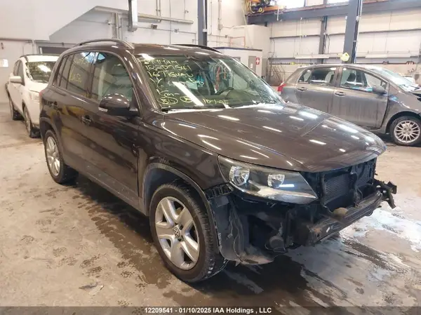 WVGJV7AX7GW602570 2016 VOLKSWAGEN TIGUAN - Image 1