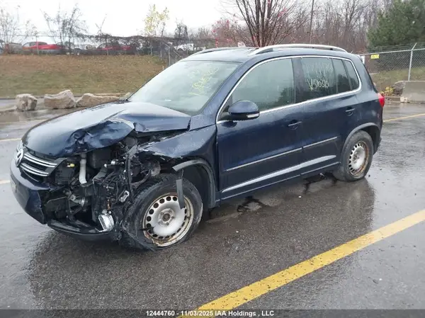 WVGLV7AX0HW510310 2017 VOLKSWAGEN TIGUAN - Image 2