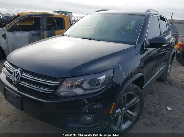 WVGLV7AX1HK033863 2017 VOLKSWAGEN TIGUAN - Image 2