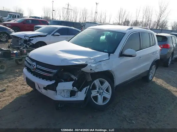 WVGLV7AX2HK019616 2017 VOLKSWAGEN TIGUAN - Image 2