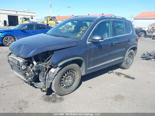 WVGLV7AX2HK026453 2017 VOLKSWAGEN TIGUAN - Image 2