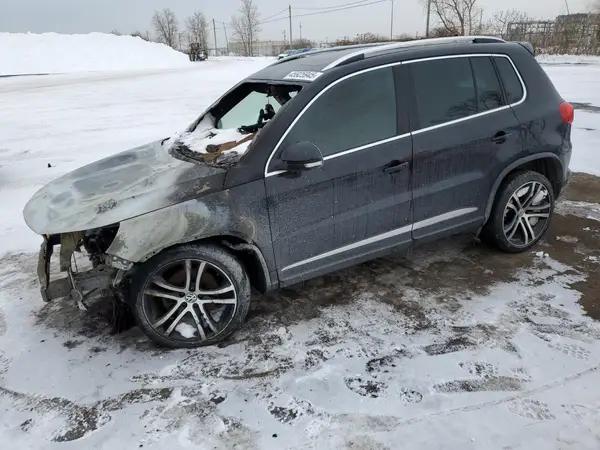 WVGLV7AX3HK025084 2017 VOLKSWAGEN TIGUAN - Image 1