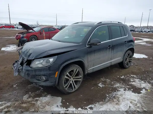 WVGLV7AX3HW507580 2017 VOLKSWAGEN TIGUAN - Image 2