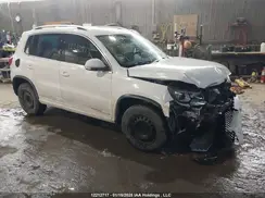 WVGLV7AX4HK030293 2017 VOLKSWAGEN TIGUAN