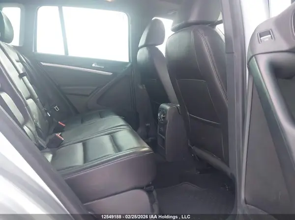 WVGLV7AX5HK035759 2017 VOLKSWAGEN TIGUAN - Image 8