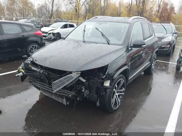 WVGLV7AX8HK024366 2017 VOLKSWAGEN TIGUAN - Image 2