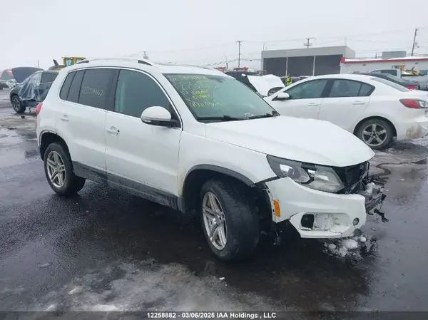 WVGLV7AX8HK034668 2017 VOLKSWAGEN TIGUAN - Image 1