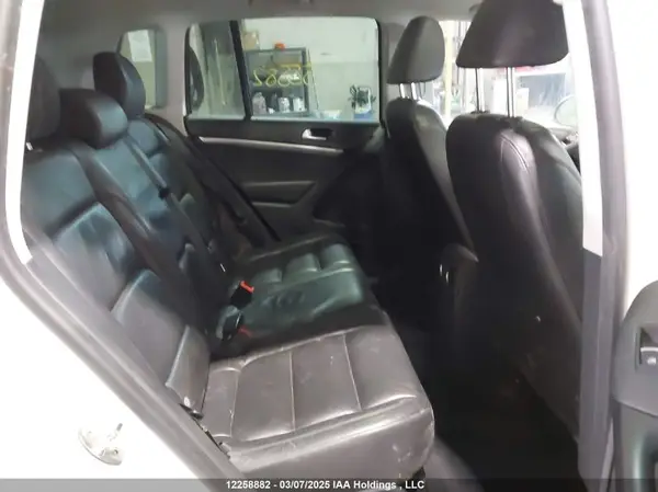 WVGLV7AX8HK034668 2017 VOLKSWAGEN TIGUAN - Image 8