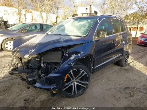 WVGLV7AX9HK006524 2017 VOLKSWAGEN TIGUAN - Image 2