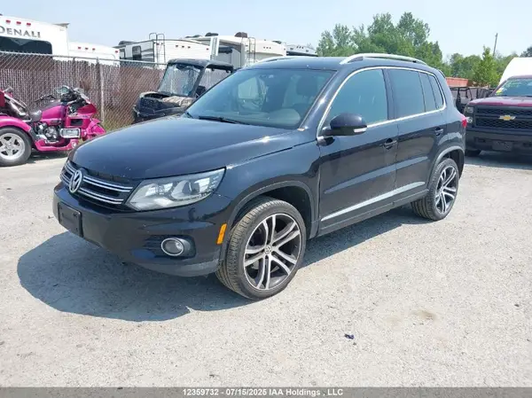 WVGLV7AXXHK014616 2017 VOLKSWAGEN TIGUAN - Image 2