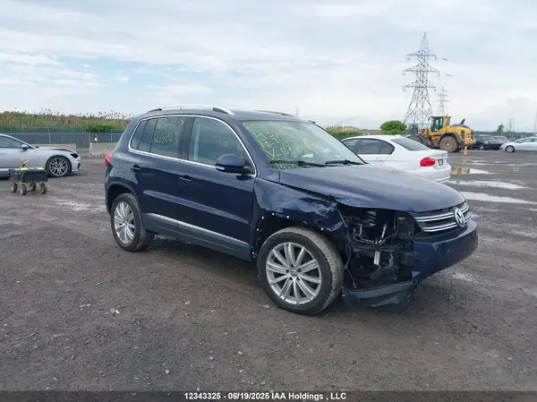 WVGMV7AX4HK038494 2017 VOLKSWAGEN TIGUAN - Image 1