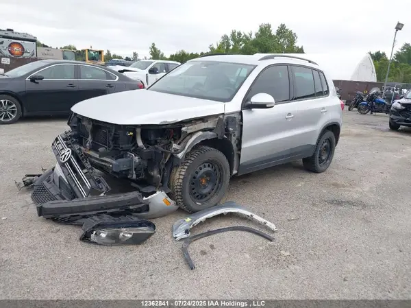 WVGNV7AX0HW500806 2017 VOLKSWAGEN TIGUAN - Image 2