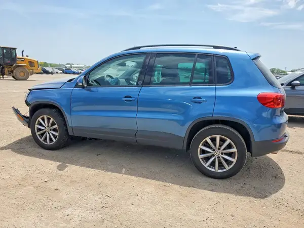 WVGNV7AX1HK028994 2017 VOLKSWAGEN TIGUAN - Image 2