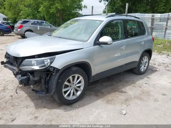 WVGNV7AX3HK008889 2017 VOLKSWAGEN TIGUAN - Image 2