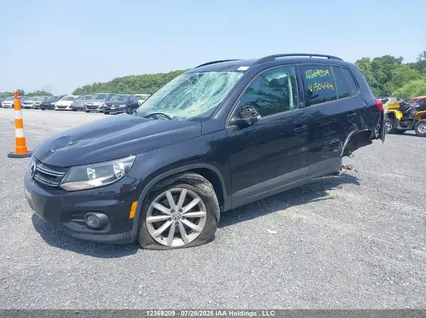 WVGNV7AX3HW504414 2017 VOLKSWAGEN TIGUAN - Image 2
