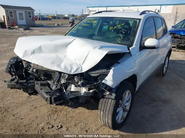 WVGNV7AX6HK023340 2017 VOLKSWAGEN TIGUAN - Image 2