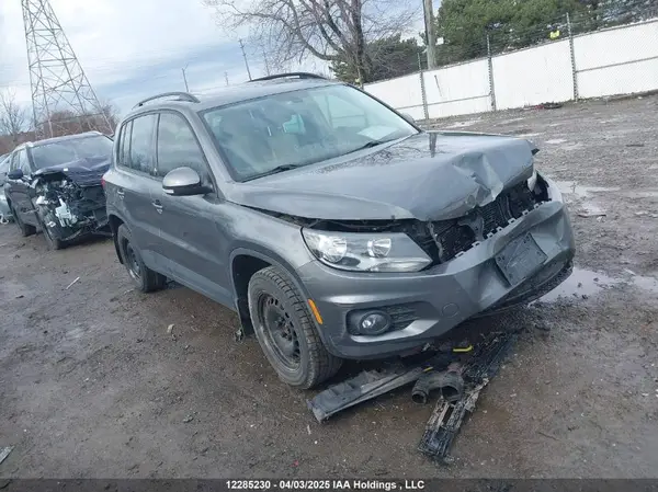 WVGNV7AX6HK033480 2017 VOLKSWAGEN TIGUAN - Image 1