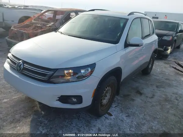 WVGNV7AX6HW504312 2017 VOLKSWAGEN TIGUAN - Image 2