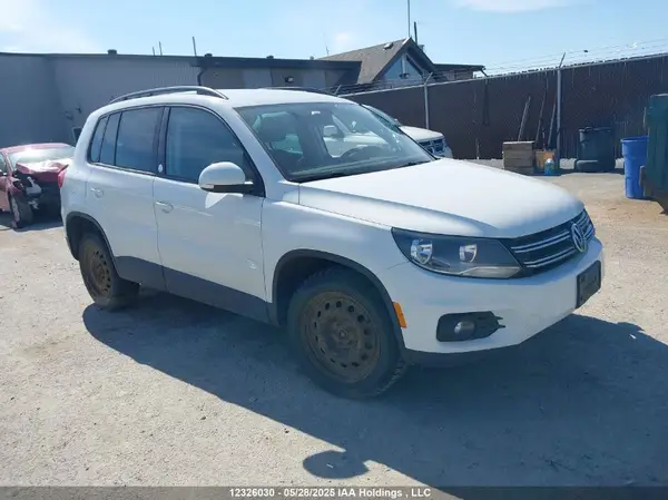 WVGNV7AX7HK032886 2017 VOLKSWAGEN TIGUAN - Image 1