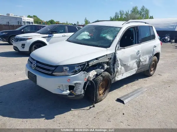 WVGNV7AX7HK032886 2017 VOLKSWAGEN TIGUAN - Image 2