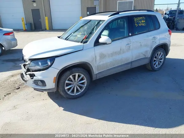 WVGNV7AX7HK034167 2017 VOLKSWAGEN TIGUAN - Image 2