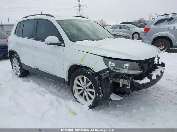 WVGNV7AX8HK028880 2017 VOLKSWAGEN TIGUAN - Image 1