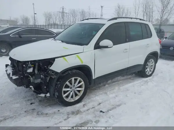 WVGNV7AX8HK028880 2017 VOLKSWAGEN TIGUAN - Image 2