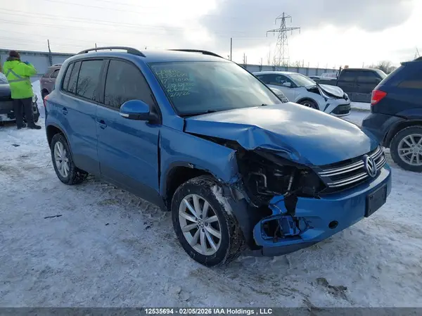 WVGNV7AX9HK037085 2017 VOLKSWAGEN TIGUAN - Image 1