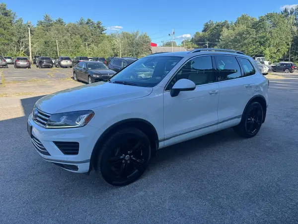 WVGRF7BP0HD006194 2017 VOLKSWAGEN TOUAREG - Image 2