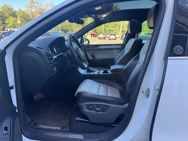 WVGRF7BP0HD006194 2017 VOLKSWAGEN TOUAREG - Image 8