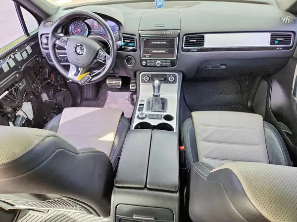 WVGRF7BP0HD006454 2017 VOLKSWAGEN TOUAREG - Image 8