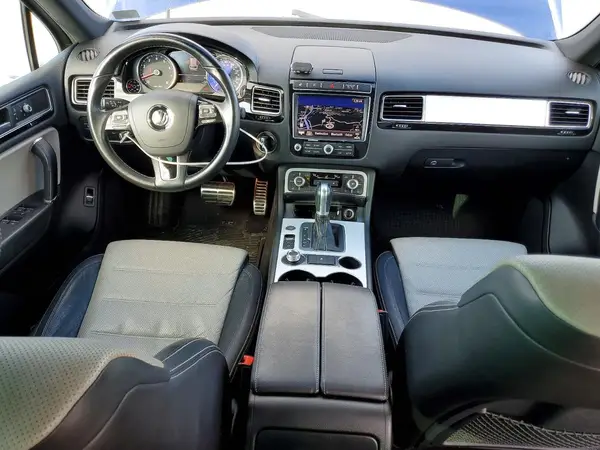 WVGRF7BP0HD006633 2017 VOLKSWAGEN TOUAREG - Image 8
