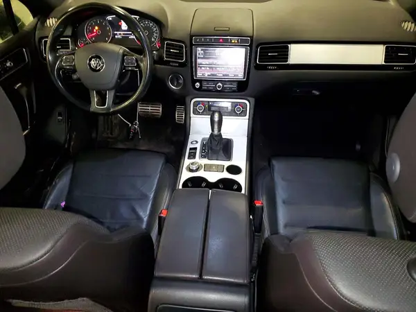 WVGRF7BP1HD001263 2017 VOLKSWAGEN TOUAREG - Image 8
