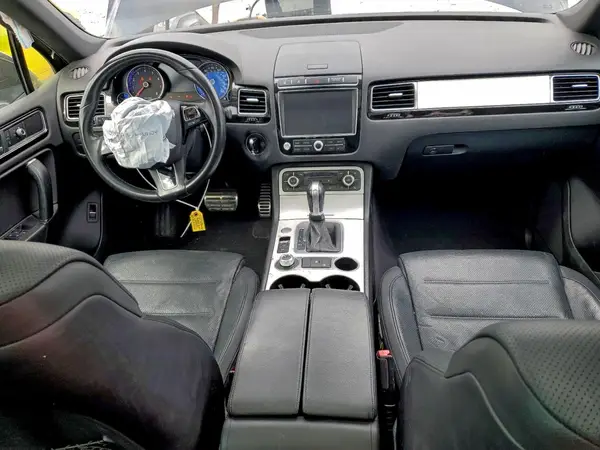 WVGRF7BP1HD004857 2017 VOLKSWAGEN TOUAREG - Image 8