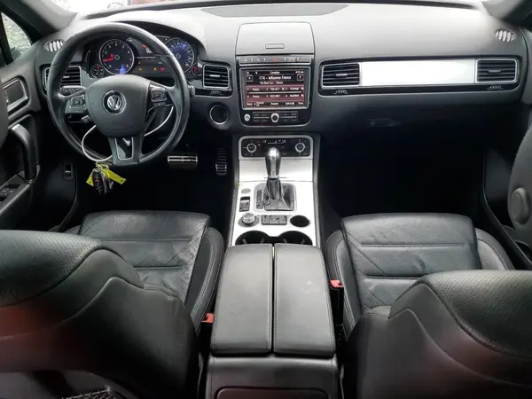WVGRF7BP1HD005538 2017 VOLKSWAGEN TOUAREG - Image 8