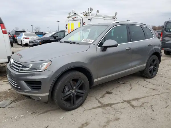 WVGRF7BP1HD005622 2017 VOLKSWAGEN TOUAREG - Image 1