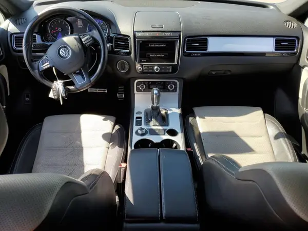 WVGRF7BP2HD001661 2017 VOLKSWAGEN TOUAREG - Image 8