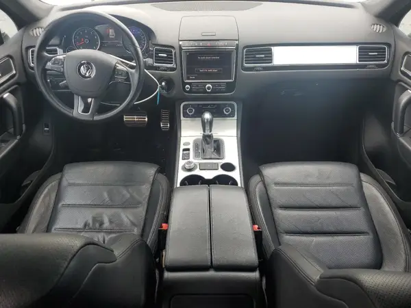 WVGRF7BP2HD004883 2017 VOLKSWAGEN TOUAREG - Image 8