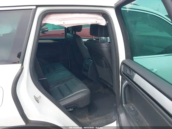 WVGRF7BP2HD006276 2017 VOLKSWAGEN TOUAREG - Image 8