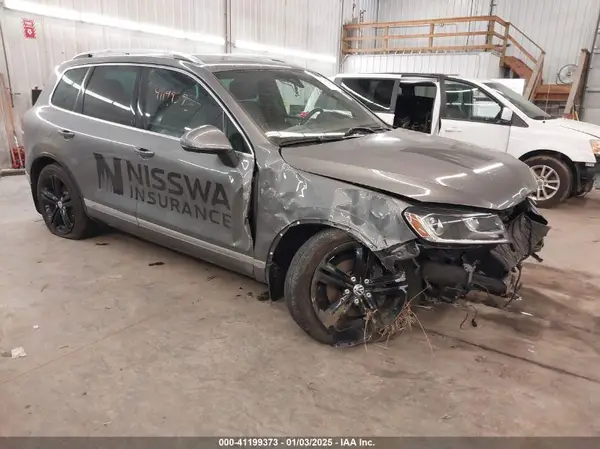 WVGRF7BP3HD003094 2017 VOLKSWAGEN TOUAREG - Image 1