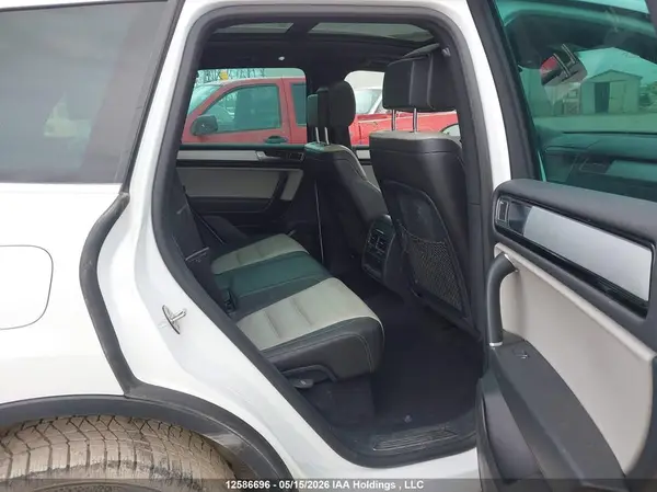 WVGRF7BP3HD003323 2017 VOLKSWAGEN TOUAREG - Image 8