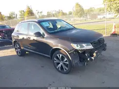 WVGRF7BP3HD003838 2017 VOLKSWAGEN TOUAREG