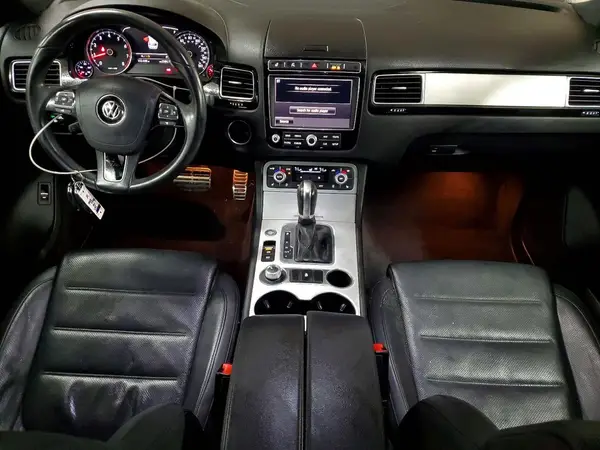 WVGRF7BP3HD003967 2017 VOLKSWAGEN TOUAREG - Image 8