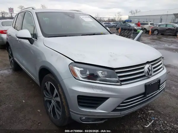 WVGRF7BP3HD004486 2017 VOLKSWAGEN TOUAREG - Image 1